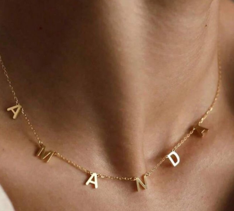 Collier personnalisé avec lettres simples