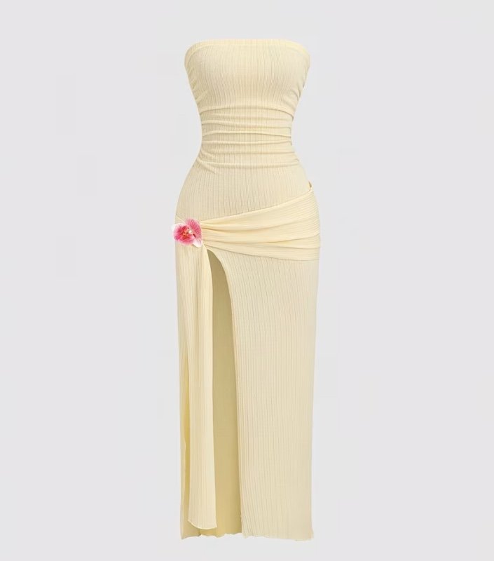 Robe élégante à taille haute, ajustée avec volants et liens