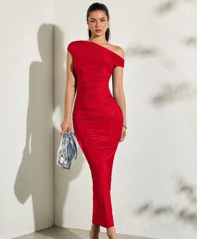 Robe sexy moulante à volants et encolure asymétrique pour femmes, couleur unie