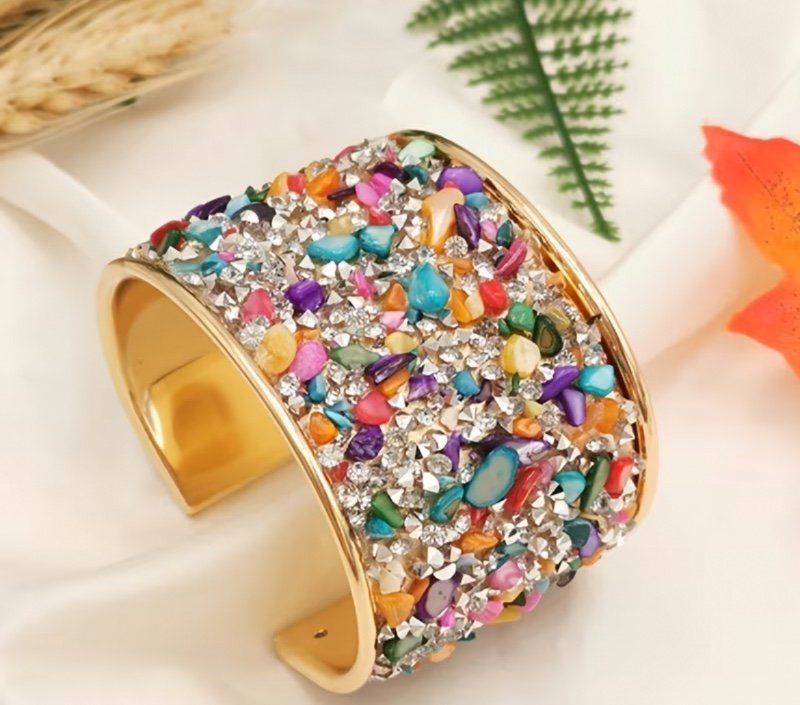 Bracelet coloré avec des cristaux brillants, un classique arc-en-ciel pour femmes