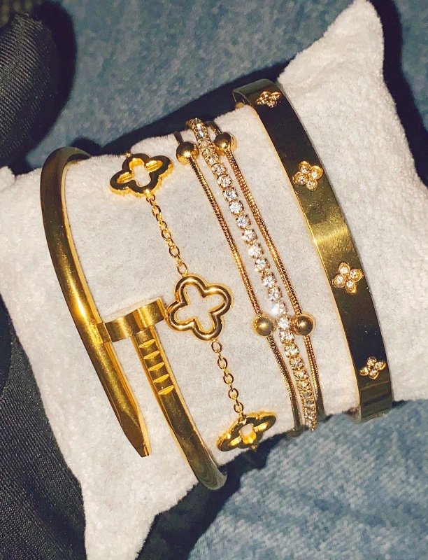 Ensemble de 4 bracelets de luxe en acier inoxydable sertis de diamants, ornés d'un trèfle à quatre feuilles et d'une étoile. Bijou élégant et vintage pour femme, idéal au quotidien