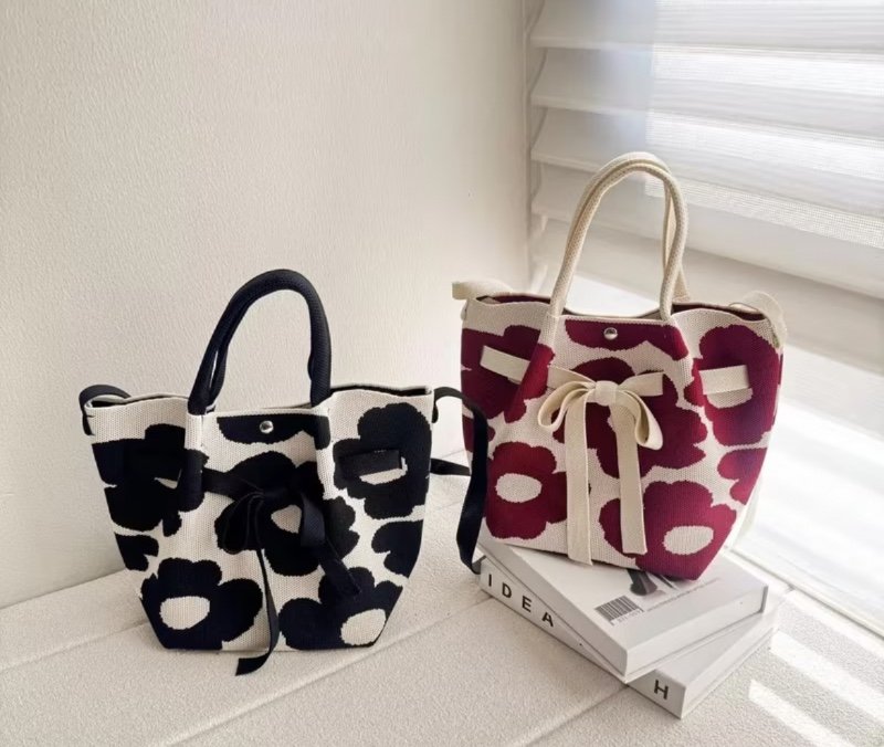 Nouveau sac à main pour femme en maille avec motif floral, durable et résistant, sac à bandoulière à double usage, grand capacité, sac de navetteur, sac à main tendance et polyvalent