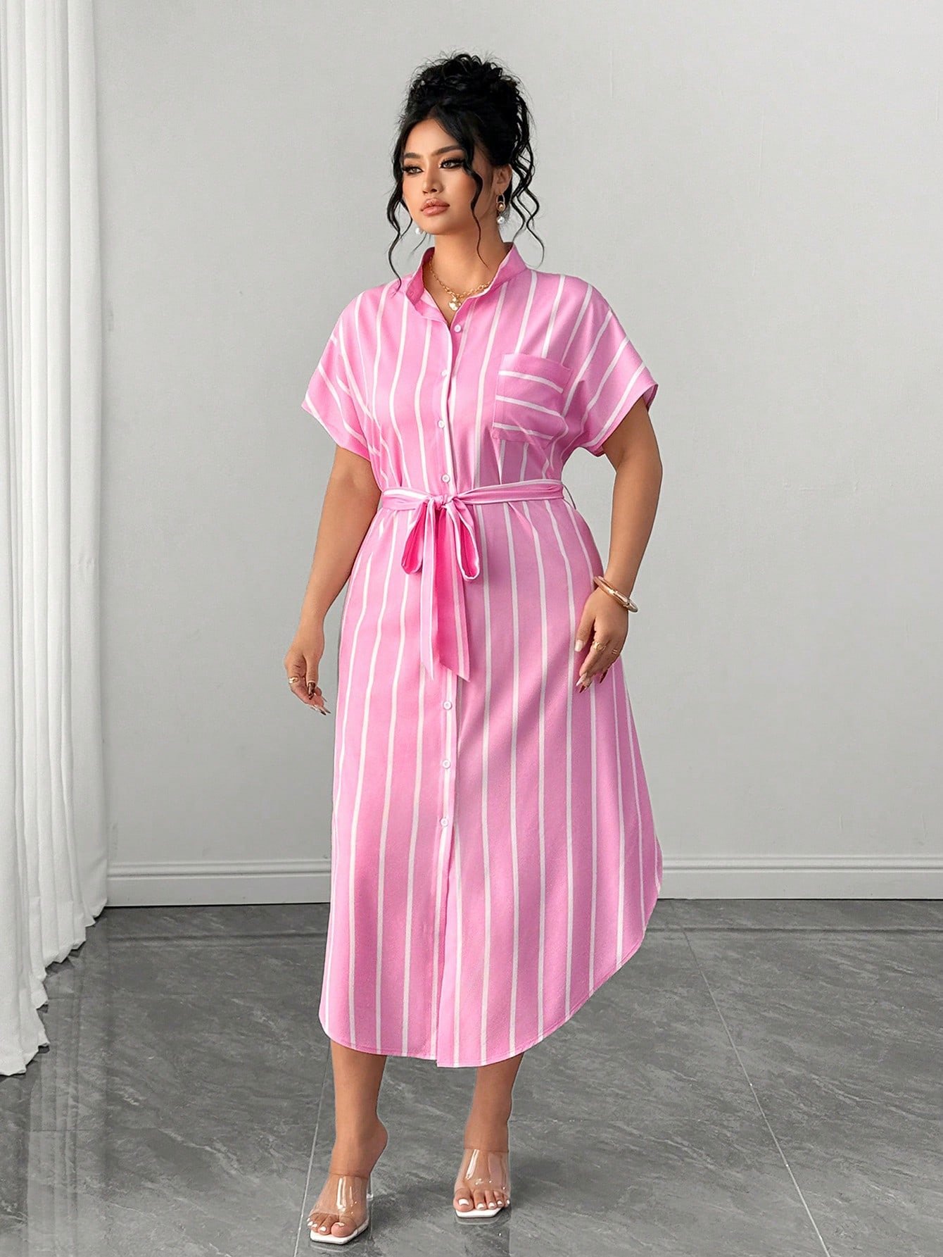 Robe chemise rayée Elenzga grande taille, idéale pour l'été et les trajets quotidiens.