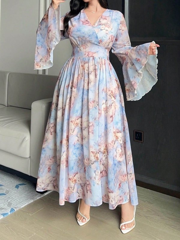 Dazy Plus Robe maxi élégante à manches évasées avec taille cintrée, imprimé floral en mousseline de soie, col en V. Robe bohème d'été et de vacances grande taille pour femmes