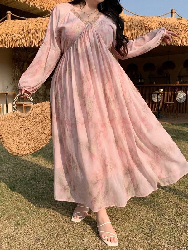 Dazy Plus Robe longue en mousseline de soie à imprimé floral et patchwork avec ceinture pour femmes grandes tailles. Style élégant de villégiature pour les robes d'été bohèmes de printemps/été pour les vacances